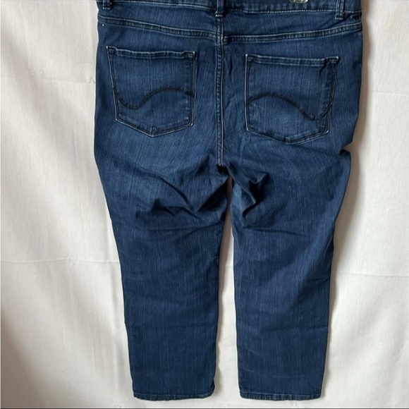 Lee Modern Series Curvy Fit Jeans - Blue - Picture 4 of 13